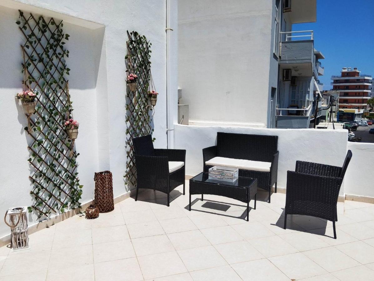 Lilian'S Seaview-Party Street-Youth Studios Rhodes City Esterno foto