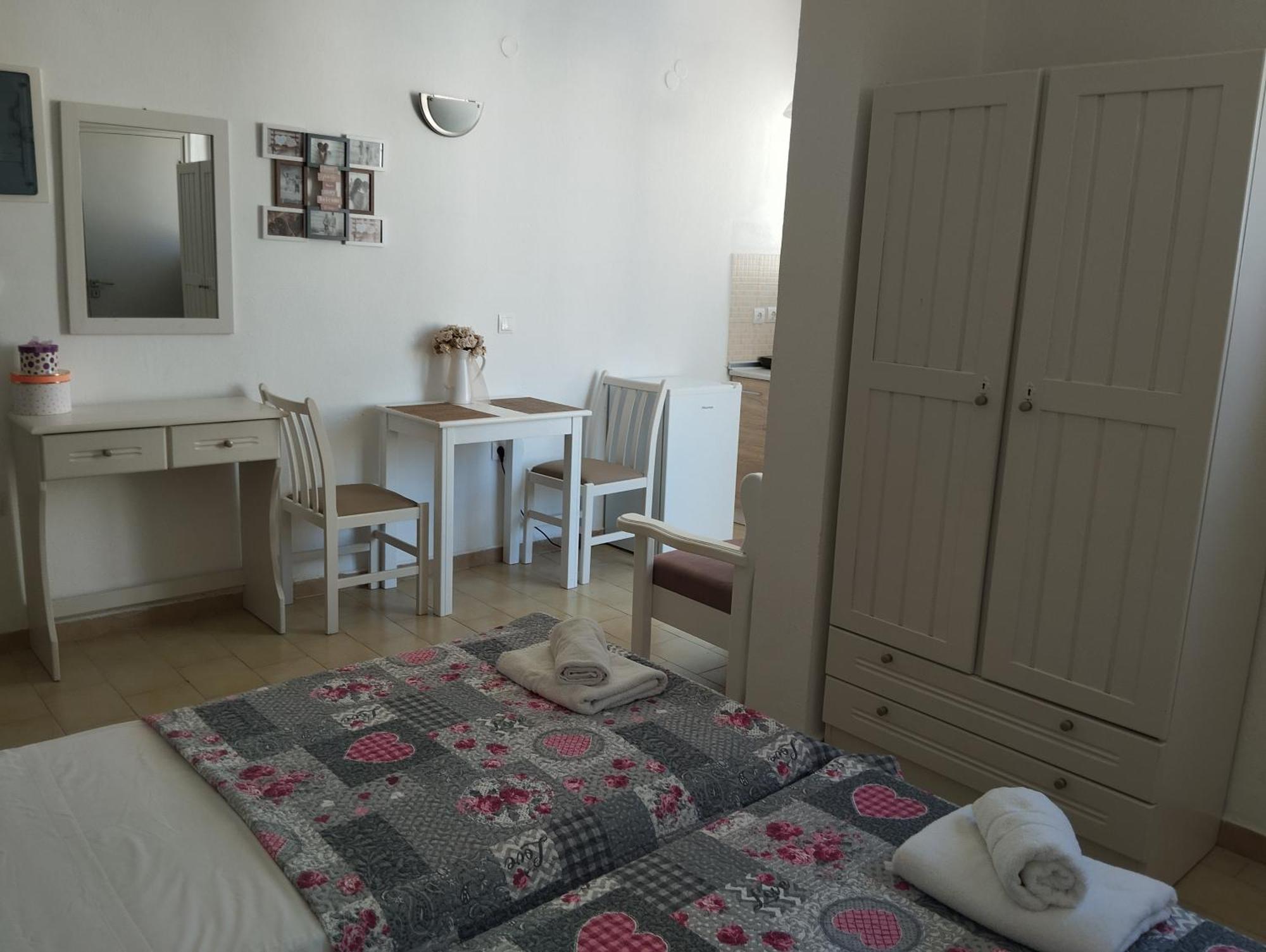 Lilian'S Seaview-Party Street-Youth Studios Rhodes City Esterno foto